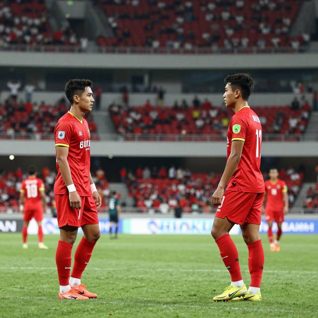 Thành Chung “đối đầu” kiến ba khoang trước ngày ra quân AFF Cup: Đau đấy nhưng không ngại